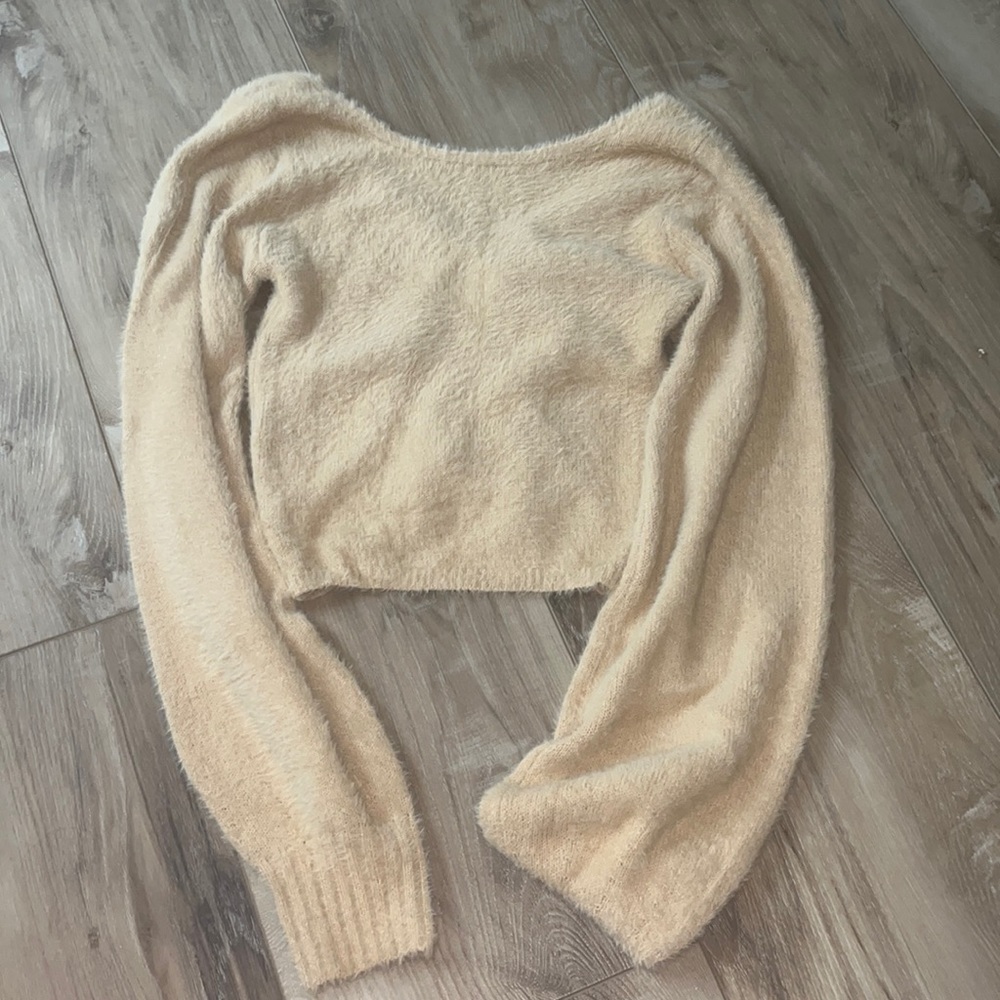 hollister sweater